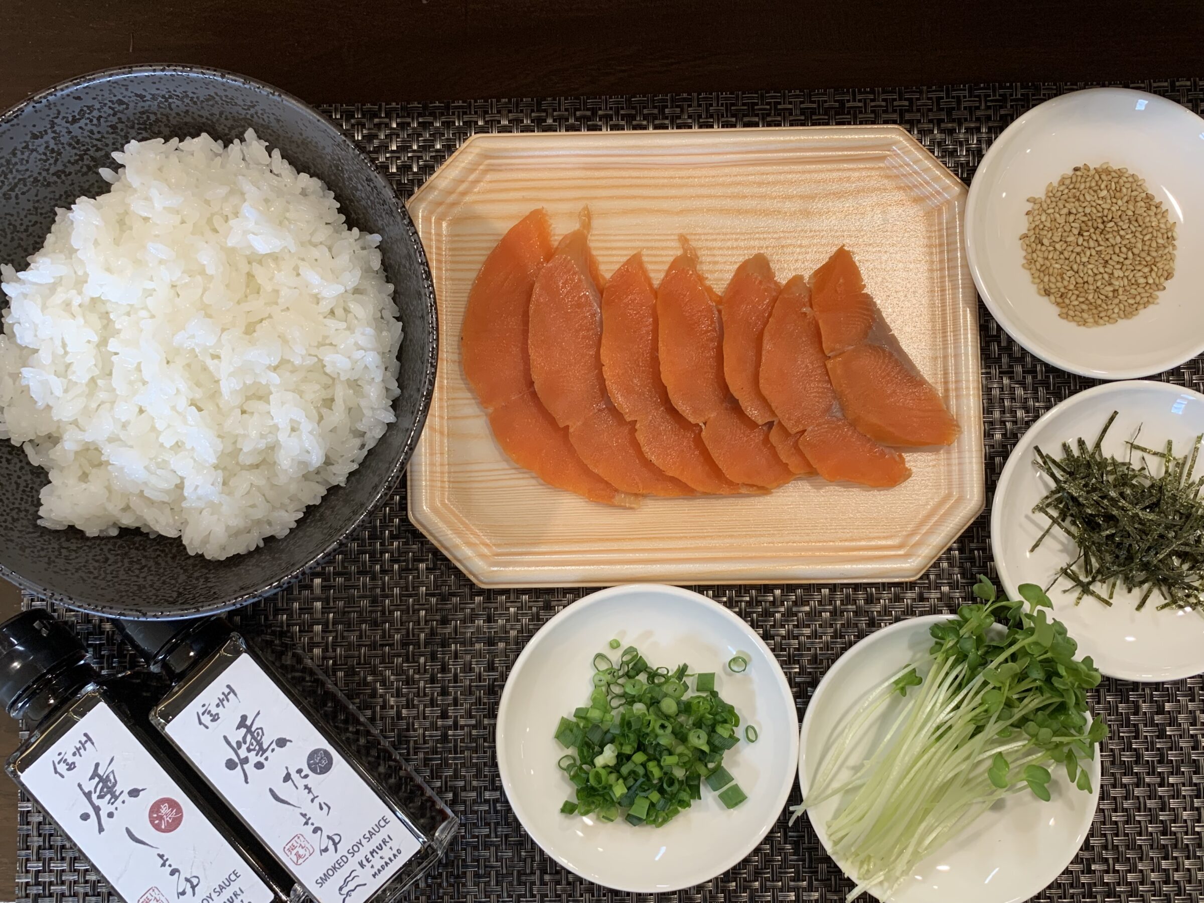 ［材料］スモーク信州サーモン丼